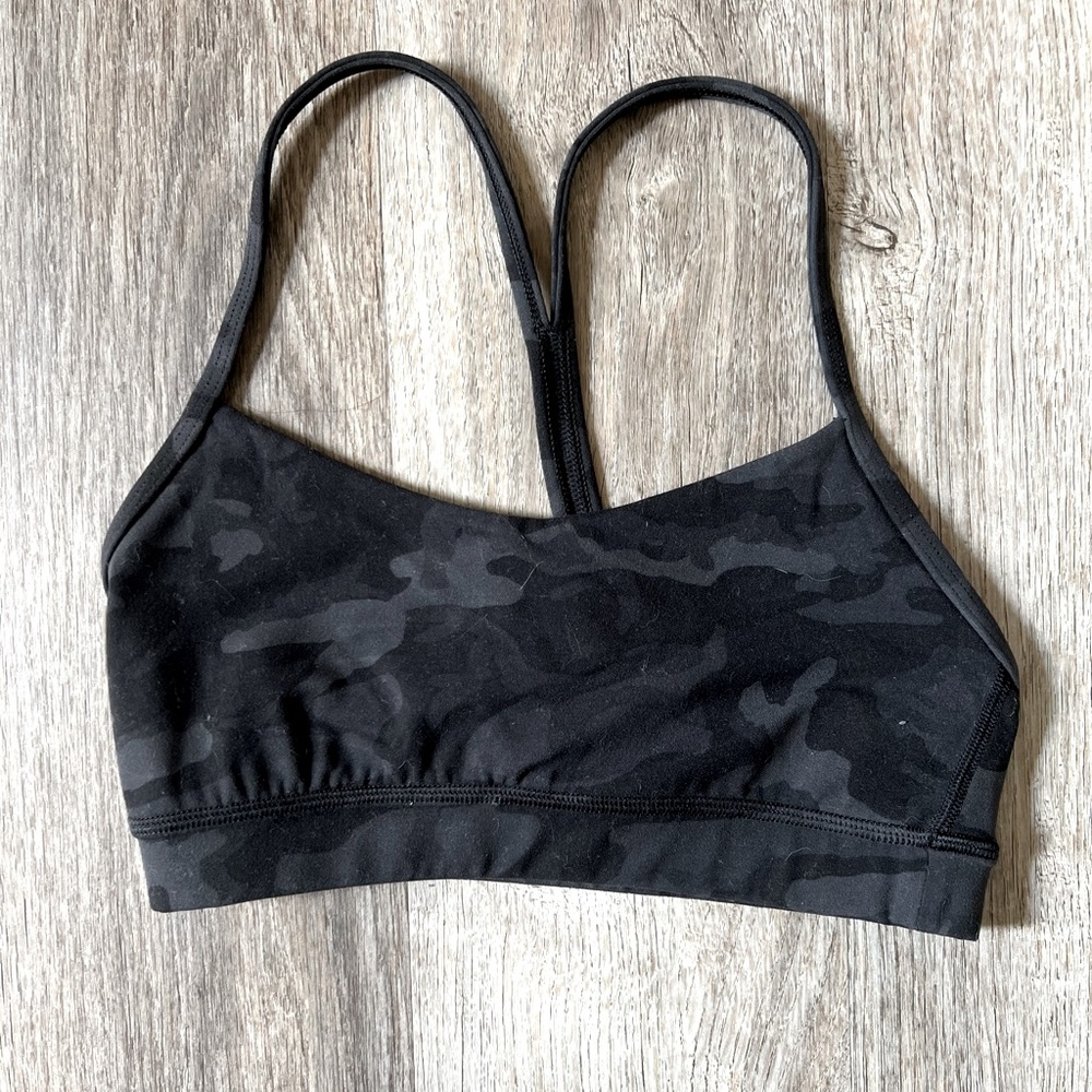 LULULEMON SIZE 4 FLOW Y BRA BLACK CAMO